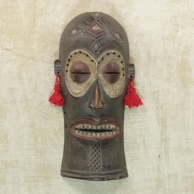Máscara de madera africana, 'Chihongo' - Máscara africana de madera Chokwe Chihongo Sese tallada a mano
