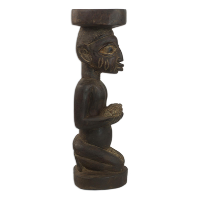 Escultura de madera - Escultura artesanal de madera de sesé de un hombre yoruba de Ghana
