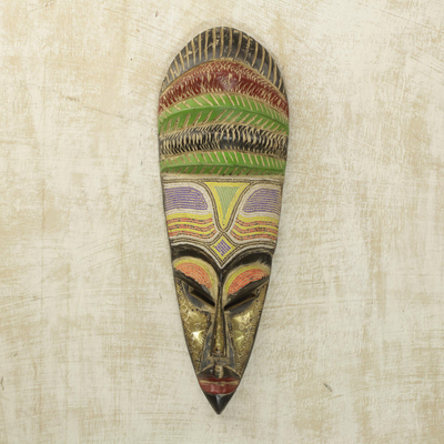 Afrikanische Holzmaske - Afrikanische Sese-Holzmaske mit aufwendigen mehrfarbigen Perlen