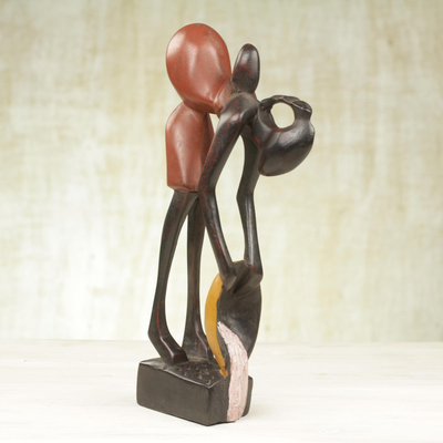 Holzskulptur „Yaa Maame“ – Mutter-Kind-Skulptur aus Sese-Holz aus Ghana