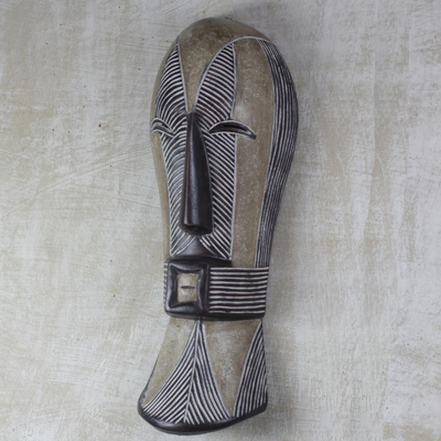 Máscara de madera africana - Máscara de pared de madera de sésé africano de mujer songye tallada a mano