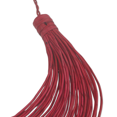 Statement-Halskette aus Leder, 'Siklafi' - Handgefertigte Statement-Halskette aus rotem Lederstrang aus Ghana