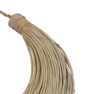 Statement-Halskette aus Leder, 'Buudu' - Handgefertigte Statement-Halskette aus beigem Lederstrang aus Ghana