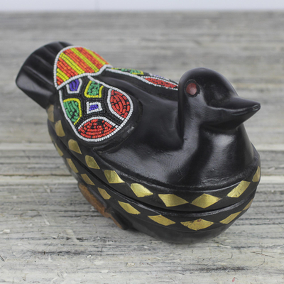 Dekorative Box aus Holz, Messing und recycelten Glasperlen - Handgefertigte dekorative Enten-Andenkenbox aus Holz aus Ghana