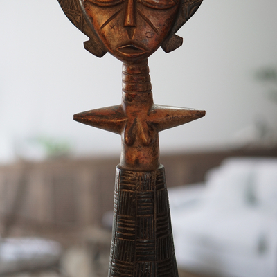 Muñeca de fertilidad de madera - Muñeca tradicional de fertilidad de madera de Sese hecha a mano en Ghana