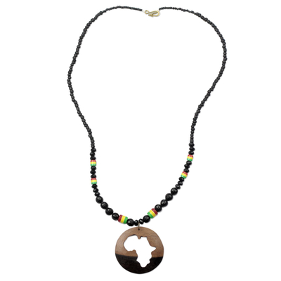 Halskette mit Anhänger aus Ebenholz und recycelten Glasperlen - Afrika-Halskette aus Ebenholz und recyceltem Glas aus Ghana