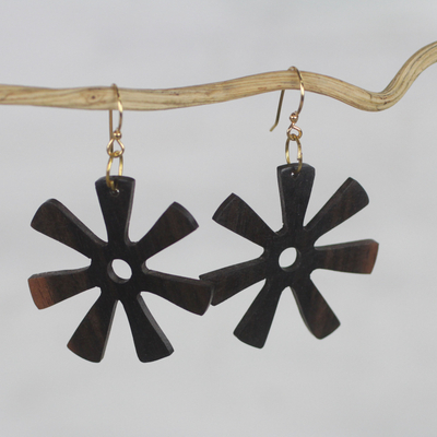 Ohrhänger aus Ebenholz - Adinkra-Blumen-Ohrhänger aus Ebenholz aus Ghana