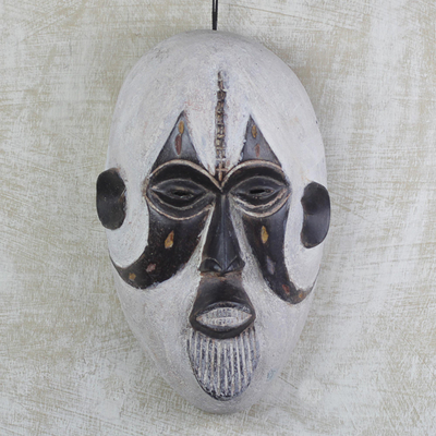 Máscara de madera africana, 'Nukporla' - Máscara de pared de madera de Alstonia de África Occidental tallada a mano