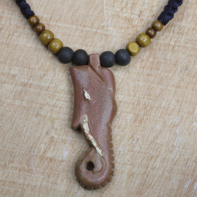collar con colgante de cuentas de madera - Collar ajustable con colgante de elefante de madera de Sese de Ghana