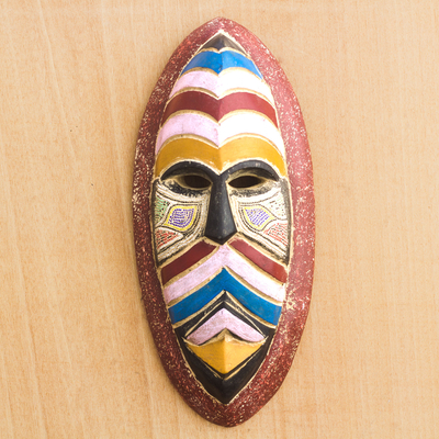 Máscara africana de madera y cuentas de vidrio reciclado - Máscara de pared con cuentas de vidrio reciclado y madera tallada en Ghana