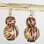 Ohrhänger aus Holz und recyceltem Kunststoff - Braune Zebra-Ohrringe aus Sese-Holz und recyceltem Kunststoff