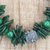 Halskette aus grünen Kokosnussschalen und Holzperlen - Halskette aus grünen Kokosnussschalen und Holzperlen aus Ghana