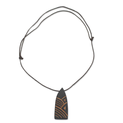 Halskette mit Holzanhänger - Handgeschnitzte Halskette mit Moschee-Anhänger aus Sese-Holz