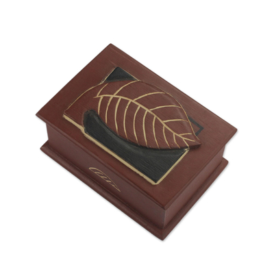Caja decorativa de madera - Caja decorativa de madera ghanesa tallada a mano con motivo de hojas