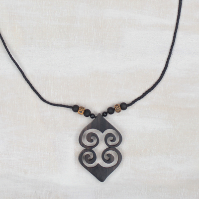 Wood pendant necklace, Asase Ye Duru
