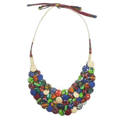 Statement-Halskette aus Baumwolle, 'Ewige Freundschaft' - Baumwollknopf Eklektische verstellbare Statement Halskette