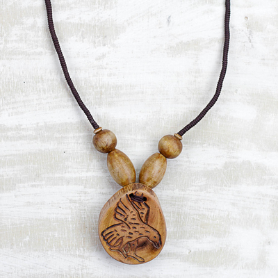 Holz-Anhänger-Halskette, „Somemu“ – Halskette mit graviertem Sese-Holz-Vogelperlen-Anhänger