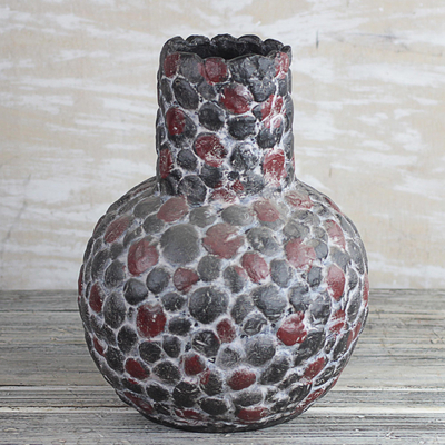 Keramik-Vase, 'Pebble Vessel' - Handgefertigte Kieselstein-Motiv-Keramik-Vase aus Ghana