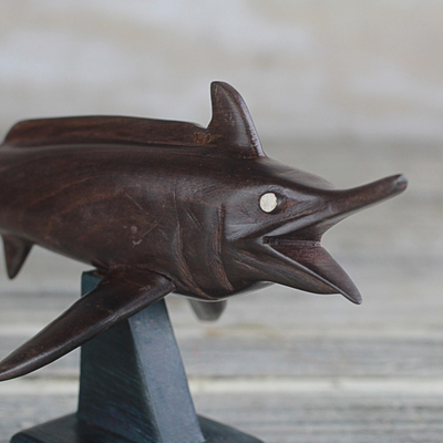 Escultura en madera de ébano - Escultura de pez espada de madera de ébano de Ghana