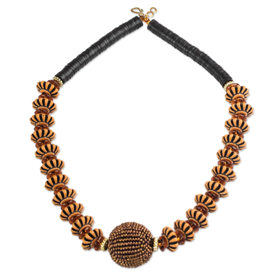 Halskette mit Perlenanhänger aus recyceltem Kunststoff - Umweltfreundliche Halskette mit Perlenanhänger aus recyceltem Kunststoff