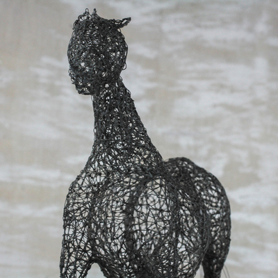 Stahlskulptur - Stahldrahtskulptur eines Pferdes, hergestellt in Ghana