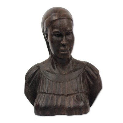 Escultura en madera de ébano - Busto de madera de ébano firmado por una mujer de Ghana