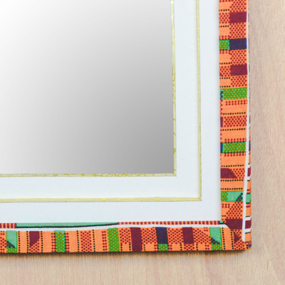 Wandspiegel aus Baumwolle und Holz - Wandspiegel aus Baumwolle mit Kente-Motiv aus Ghana