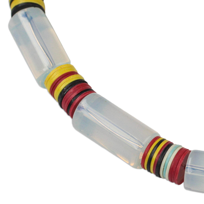 Halskette aus recyceltem Glas- und Kunststoffperlen - Halskette aus recyceltem Glas, Kunststoff und Baumwolle aus Ghana