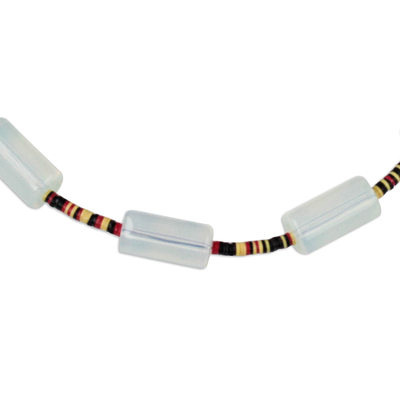 Halskette aus recycelten Glas- und Kunststoffperlen - Halskette aus recycelten Glas- und Kunststoffperlen aus Ghana