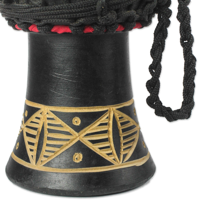 Djembe-Trommel aus Holz - Djembe-Trommel aus Holz mit Dondo-Motiven aus Ghana