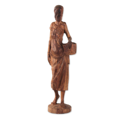Escultura de madera de teca, 'Hocker' - Escultura de madera de teca tallada a mano de una mujer de Ghana