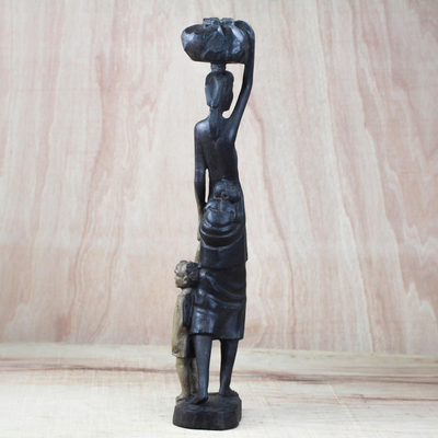 Skulptur aus Ebenholz - Mutter-Kind-Skulptur aus Ebenholz aus Ghana
