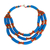 Statement-Halskette aus recyceltem Glas und Kunststoff - Blaue und orangefarbene Statement-Halskette mit Perlen aus recyceltem Kunststoff