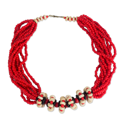 Torsade-Halskette aus recyceltem Glas und Holz - Rote und weiße Perlenkette aus recyceltem Glas und Sese-Holz