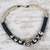 Halskette aus Knochen und Holzperlen - Schwarz-weiße Perlenkette aus Knochen und Sese-Holz