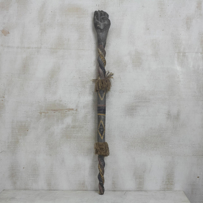Spazierstock aus Holz, 'Walk with Belief - Handgeschnitzter Gehstock aus afrikanischem Holz als Symbol des Glaubens