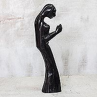 Holzskulptur „Diener“ – handgeschnitzte Holzskulptur einer Frau aus Ghana