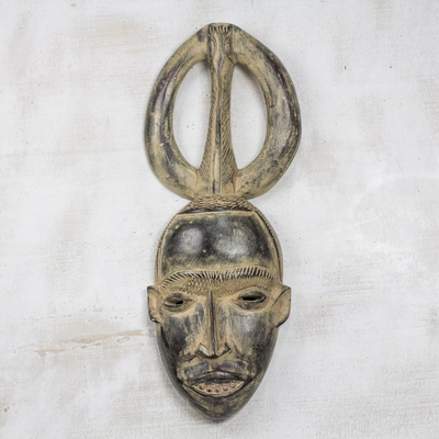 Máscara de madera africana - Máscara africana de madera rústica tallada a mano de Ghana
