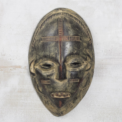 Máscara de madera africana - Máscara de madera africana rústica con motivo de cruz de Ghana