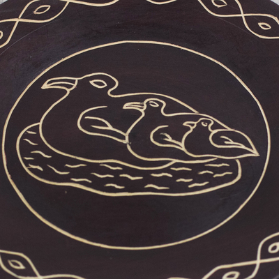 Dekorativer Holzteller - Handgeschnitzter dekorativer Teller mit Entenmutter und Entenküken aus Holz
