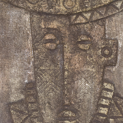Reliefplatte aus Fiberglas, 'Hut Man' - Einzigartige Fiberglas-Reliefplatte eines Mannes mit Hut aus Ghana