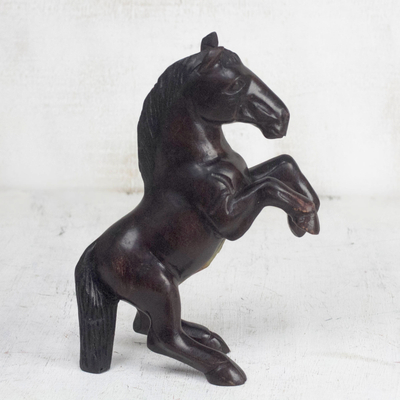 Holzskulptur - Rustikale Pferdeskulptur aus Sese-Holz aus Ghana