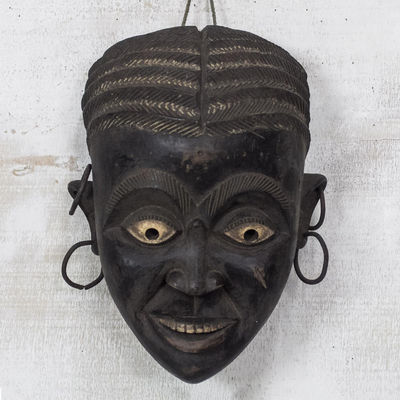Máscara de madera africana - Máscara rústica de madera africana de una mujer Asante de Ghana