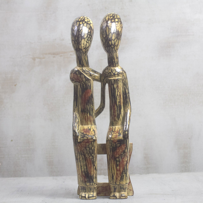 Holzskulptur - Handgefertigte Sese-Holzskulptur eines sitzenden Paares aus Ghana