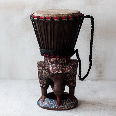 Tambor de madera, 'Eagle Call' - Tambor Djembe de madera hecho a mano en marrón y rojo con base de águila