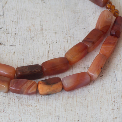Halskette aus Achatperlen – Perlenkette aus Achat und recyceltem Kunststoff aus Ghana