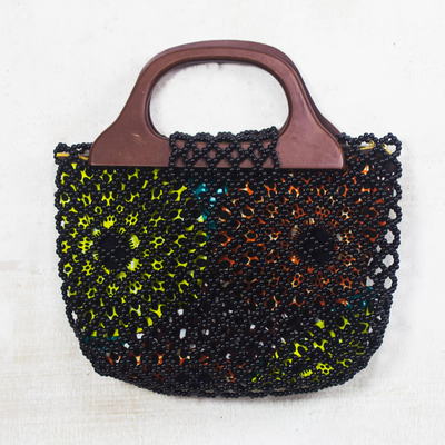 Handtasche mit Glasperlengriff - Schwarze Handtasche mit Glasperlengriff aus Ghana