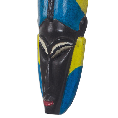 Afrikanische Holzmaske - Bunte Wandmaske aus afrikanischem Holz, hergestellt in Ghana
