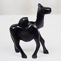 Escultura de madera, 'Black Camel' - Escultura de camello de madera Black Sese de Ghana