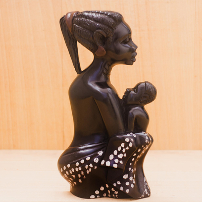Escultura de madera - Escultura madre de madera tallada a mano en negro de Ghana